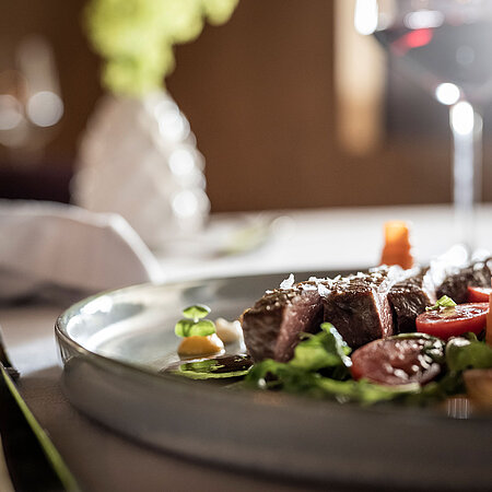 Winterurlaub in Südtirol: Angebote mit Silvester-Galamenü