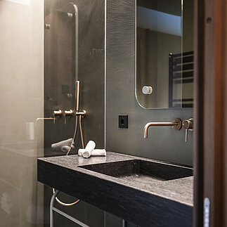 Stilvolles Bad im 5 Sterne Designhotel in Südtirol