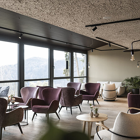 Lounge im Hideaway-Hotel Belvedere in Südtirol
